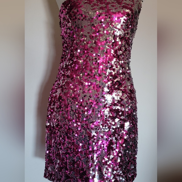 Dress - Picture 3 of 7